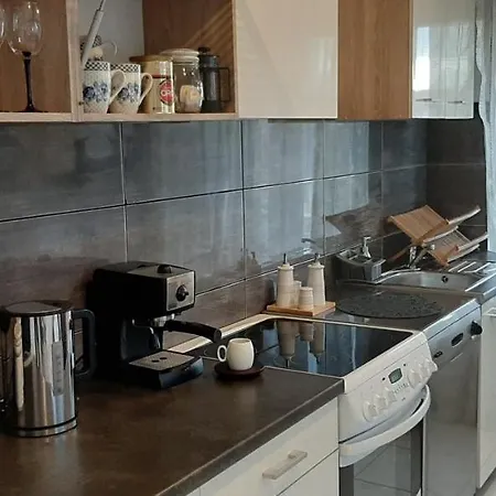 Apartment 27 Z Tarasem *