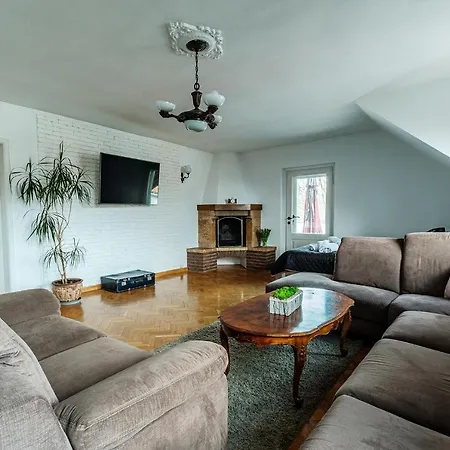 Apartment 27 Z Tarasem
